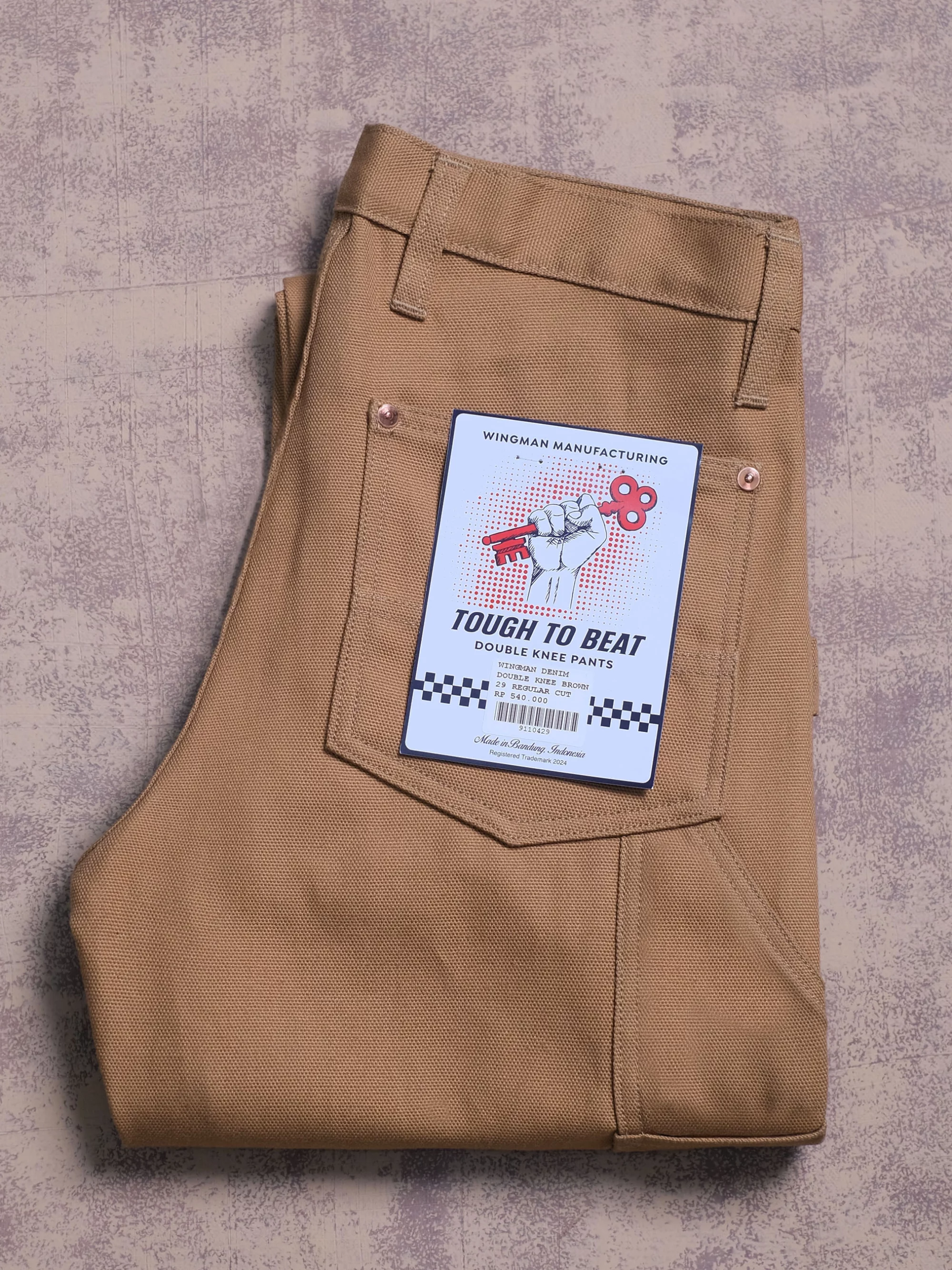 DOUBLE KNEE BROWN